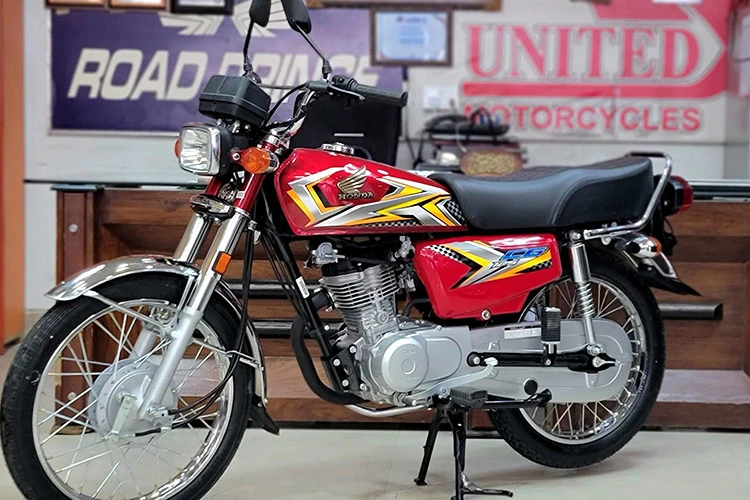 Honda CD70 2025 "đầu vuông, đít vuông" siêu rẻ hơn 12 triệu đồng