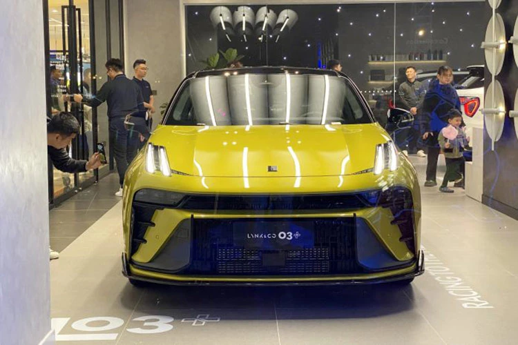Cận cảnh Lynk & Co 03+ chốt giá 1,899 tỷ tại Việt Nam