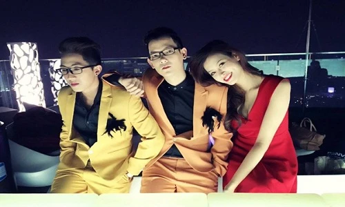 Nhan sắc lộng lẫy của cô gái giống hệt Hoàng Thùy Linh