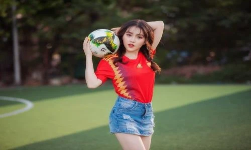 Cô gái Việt chọn cửa Tây Ban Nha vô địch World Cup 2018