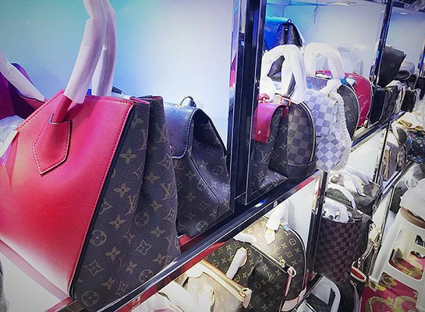 Đột nhập thủ phủ hàng hiệu nhái ở Trung Quốc