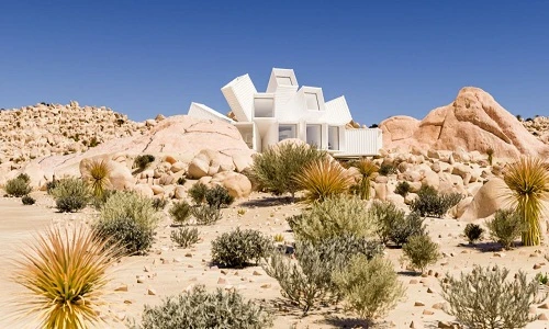 Mãn nhãn nhà container thiết kế siêu độc lạ giữa sa mạc