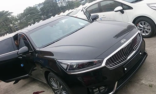 “Chạm mặt” Kia K7 mới giá 1,7 tỷ đồng tại Việt Nam