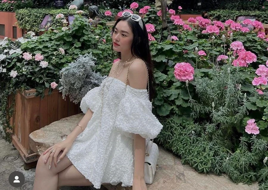 Lên chức mẹ, “tiểu thư RMIT" Tường San vẫn sở hữu body "nàng thơ"