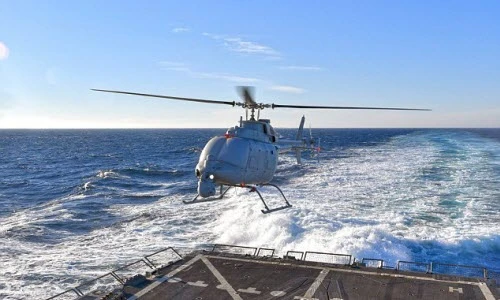 Trực thăng không người lái Mỹ hạ cánh trên tàu khu trục