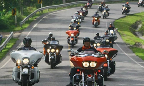 Hàng trăm môtô PKL đổ về Phuket Bike Week 2016