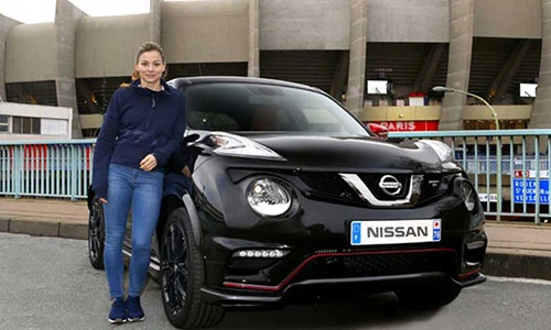 Nữ cầu thủ bóng đá người Pháp đầu tiên là đại sứ Nissan