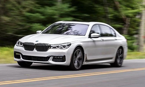Hàng loạt xe sang BMW 7 Series mới dính án triệu hồi