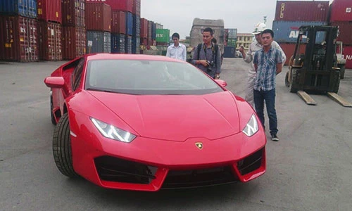 Siêu xe Lamborghini Huracan chính hãng giá 14 tỷ về VN