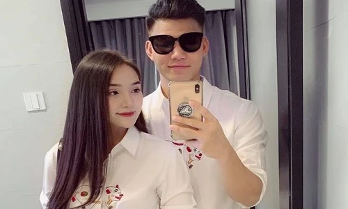 Tết của tuyển thủ Việt Nam: Văn Thanh khoe ảnh đi nghỉ dưỡng với bạn gái
