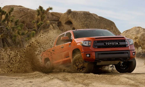 Vẻ hầm hố và dũng mãnh của Toyota Tundra 2015