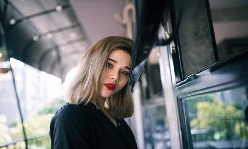 Cô gái Hải Phòng nổi tiếng với nghề "họa bì"