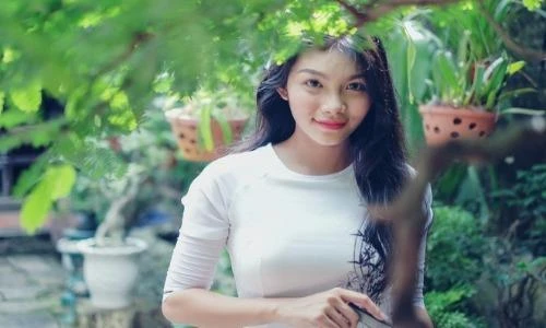 Vẻ đẹp hút hồn của cô nàng 20 tuổi tham gia The Face