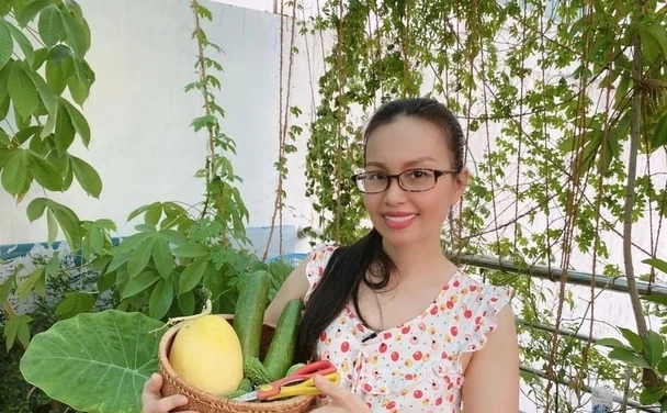 Khu vườn “bạc tỷ” trong biệt thự giữa phố của Cẩm Ly 