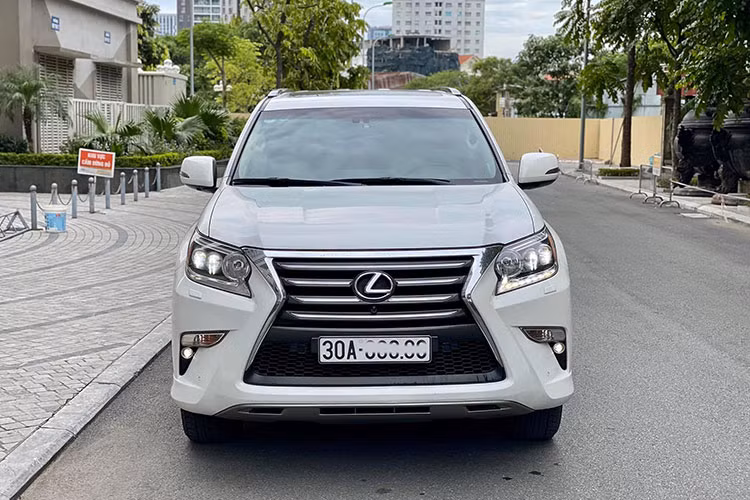 "Vua giữ giá" Lexus GX460 chạy 5 năm, hơn 3 tỷ tại Hà Nội 