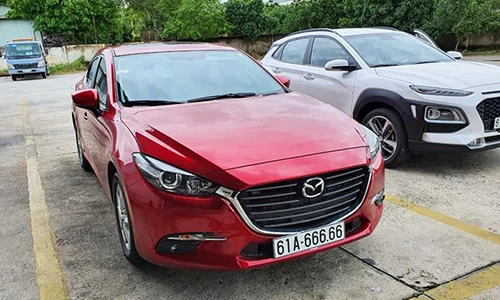 Đại gia Bình Dương chi gần 2,7 tỷ mua Mazda3 biển khủng