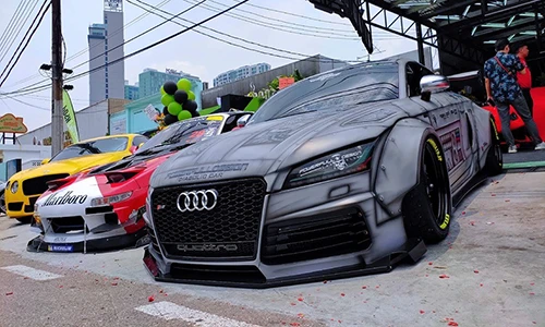 Ngắm dàn siêu xe độ "khủng" xuất hiện tại Malaysia