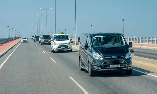 Ford Tourneo từ 999 triệu "đấu" Kia Sedona tại Việt Nam