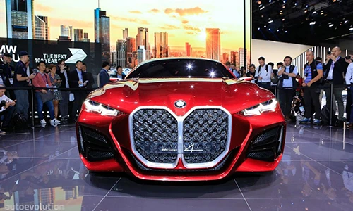 BMW M4 Coupe 2021 lại gây sốc với lưới tản nhiệt siêu to