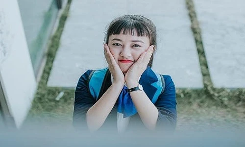 Dân mạng bất ngờ với màn lột xác mới toanh của MC “Chị Ong Vàng” 