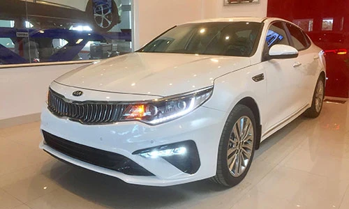 Kia Optima 2019 giá từ 789 triệu có “thoát ế” tại Việt Nam