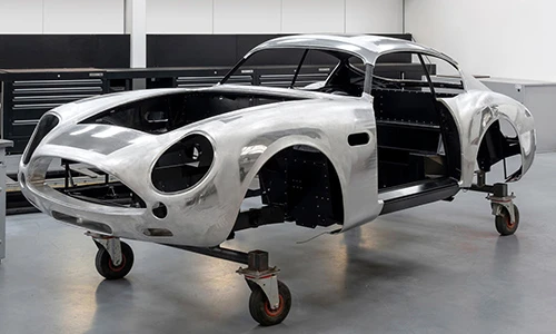 Aston Martin sản xuất thủ công DB4 GT Zagato Continuation