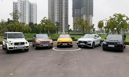 Dàn siêu SUV trị giá bạc tỷ "xếp hình" tại Hà Nội