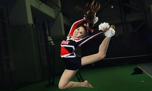 Ngắm nhan sắc gợi cảm của dàn hoạt náo viên bóng đá