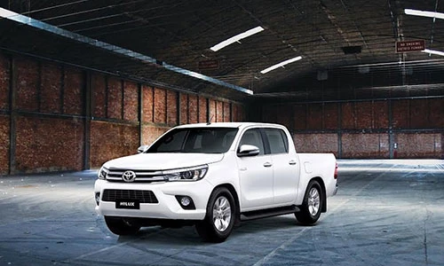 Toyota Việt Nam “chốt giá” Hilux 2016 từ 697 triệu đồng