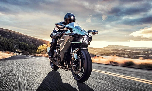 Siêu môtô Kawasaki Ninja H2R 2017 "chốt giá" 1,3 tỷ đồng