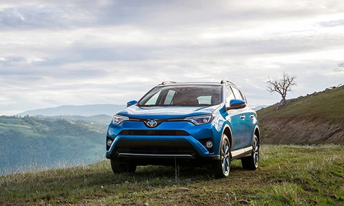 Toyota RAV4 phiên bản 2016 giá 1,8 tỷ tại Việt Nam