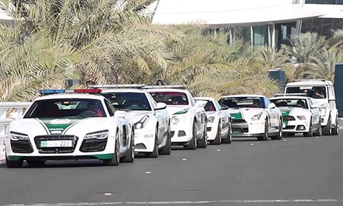 Dàn siêu xe trăm tỷ của cảnh sát Dubai "lướt phố"