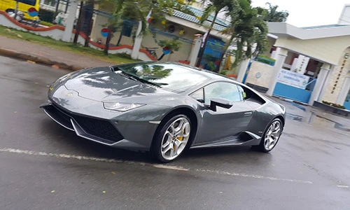 Siêu bò “giảm giá” 13,5 tỷ đã có mặt tại Sài Gòn