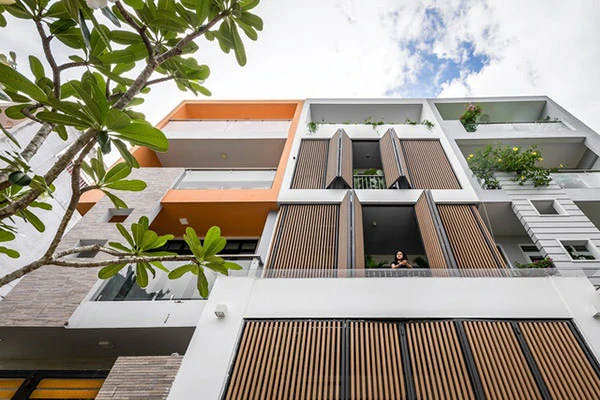 Tuyệt chiêu hạ nhiệt cho nhà hướng Tây giữa nắng nóng như đổ lửa