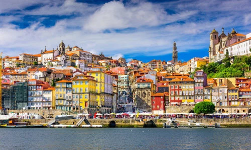 Những thành phố màu mè nhất thế giới