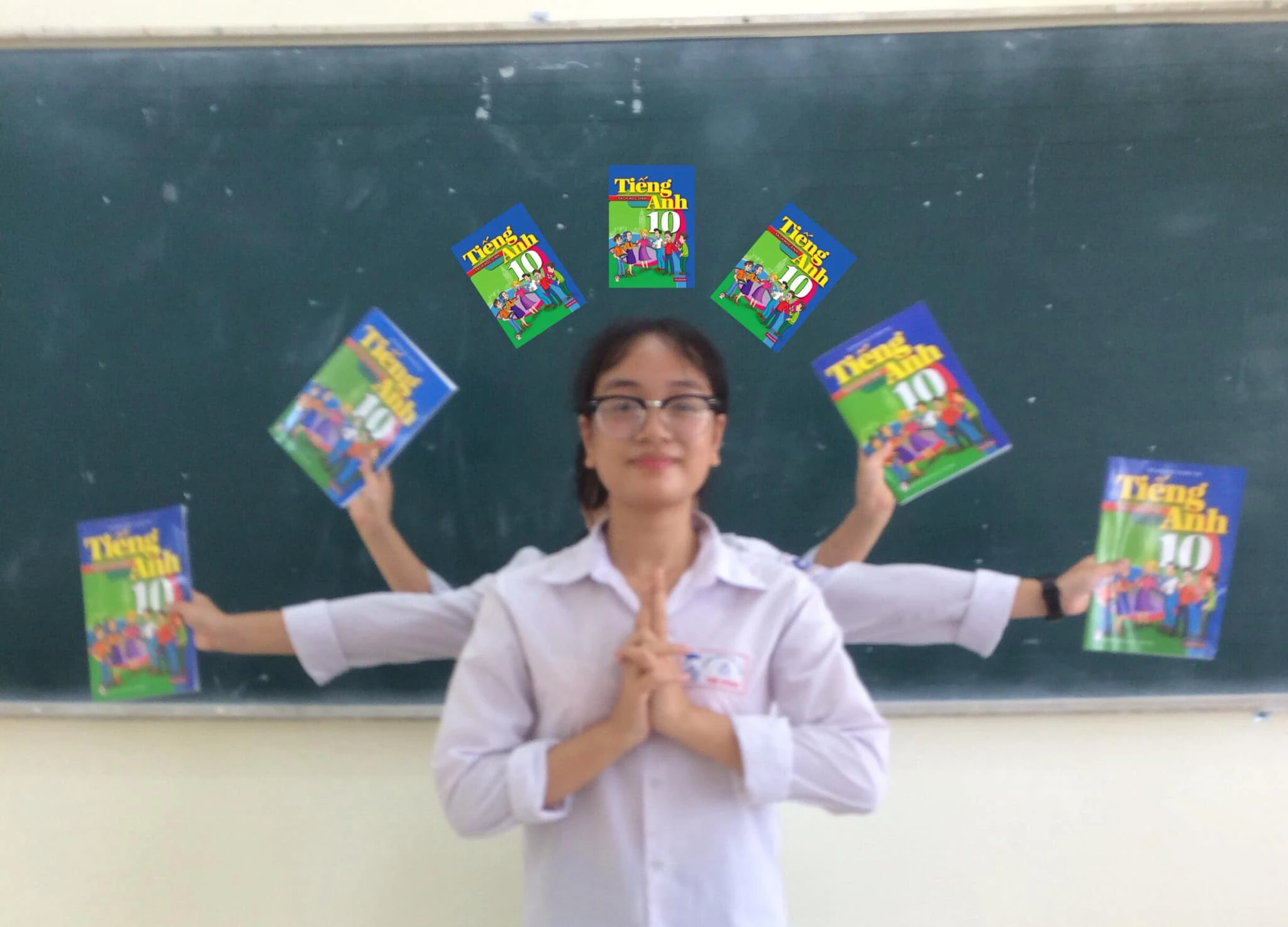 Chụp ảnh với sách giáo khoa mới trở thành hot trend