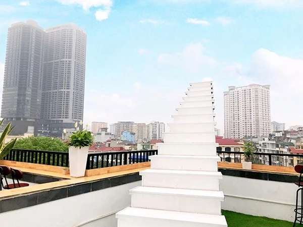 Hot rần rần “nấc thang lên thiên đường” ảo diệu giữa lòng Hà Nội