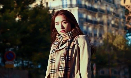 Hoà Minzy đã hết thời dùng đồ giả, chi nửa tỉ đồng mua 1 chiếc túi