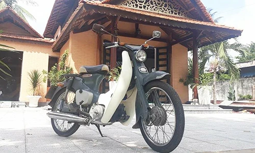 "Sắt vụn hàng hiếm" Honda Super Cub giá 65 triệu tại VN