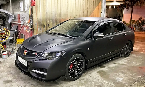 Thợ Sài Gòn độ Honda Civic cũ như siêu xe chỉ 215 triệu