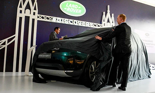 Cận cảnh Land Rover Discovery giá 4 tỷ đồng tại VN