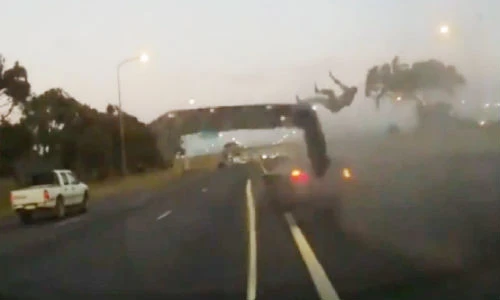 Cận cảnh tai nạn khi không thắt dây an toàn