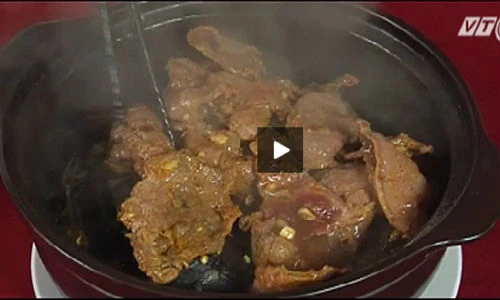 Lạ miệng với món nghé nướng đá cuội