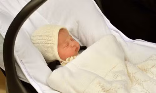 Vẻ đẹp thiên thần của công chúa nhỏ hoàng gia Anh