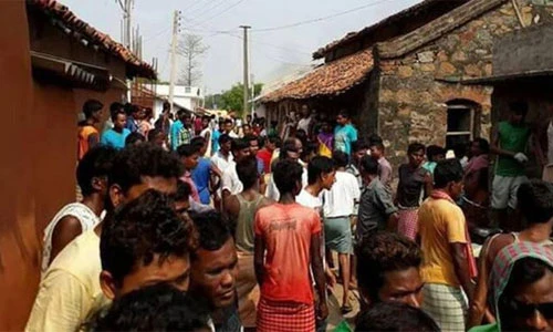 Video: Nghi bắt cóc trẻ em, 5 người đàn ông bị đánh chết