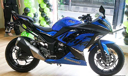 Cận cảnh Kawasaki Ninja 300 2018 mới giá 99 triệu đồng