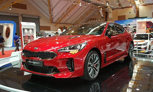 Kia Stinger GT mới "chốt giá" từ 760 triệu đồng tại Malaysia