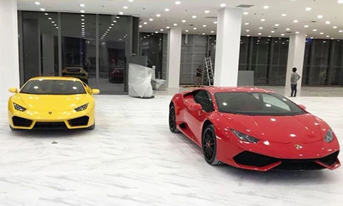 Lamborghini và Bentley tiền tỷ "show hàng" tại Landmark 81 