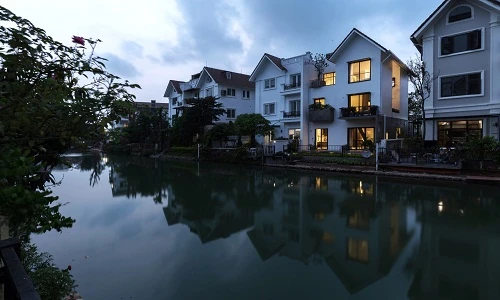 Nhà phố đẹp bất ngờ từ những khoảng trống tưởng xấu xí