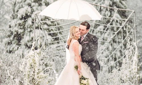 Bộ ảnh cưới đẹp lung linh dưới mưa tuyết